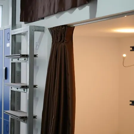 & Arts Vandrerhjem *