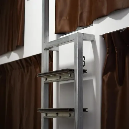 Vandrerhjem & Arts *