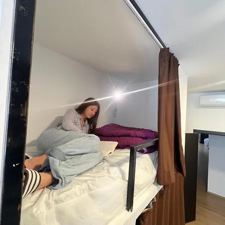 & Arts Vandrerhjem *