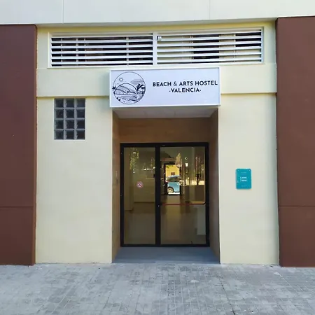 & Arts Hostel