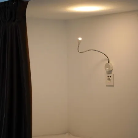 & Arts ホステル バレンシア
