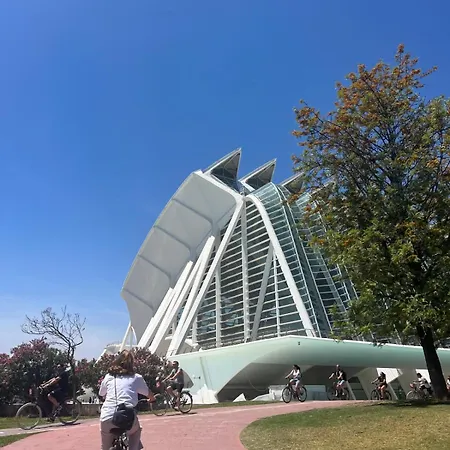 & Arts Hostel Valencia