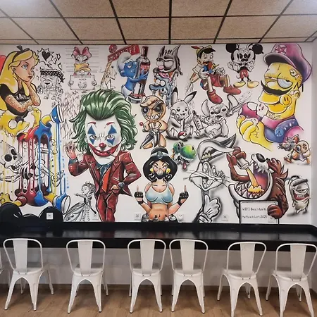 & Arts Hostel Valencia